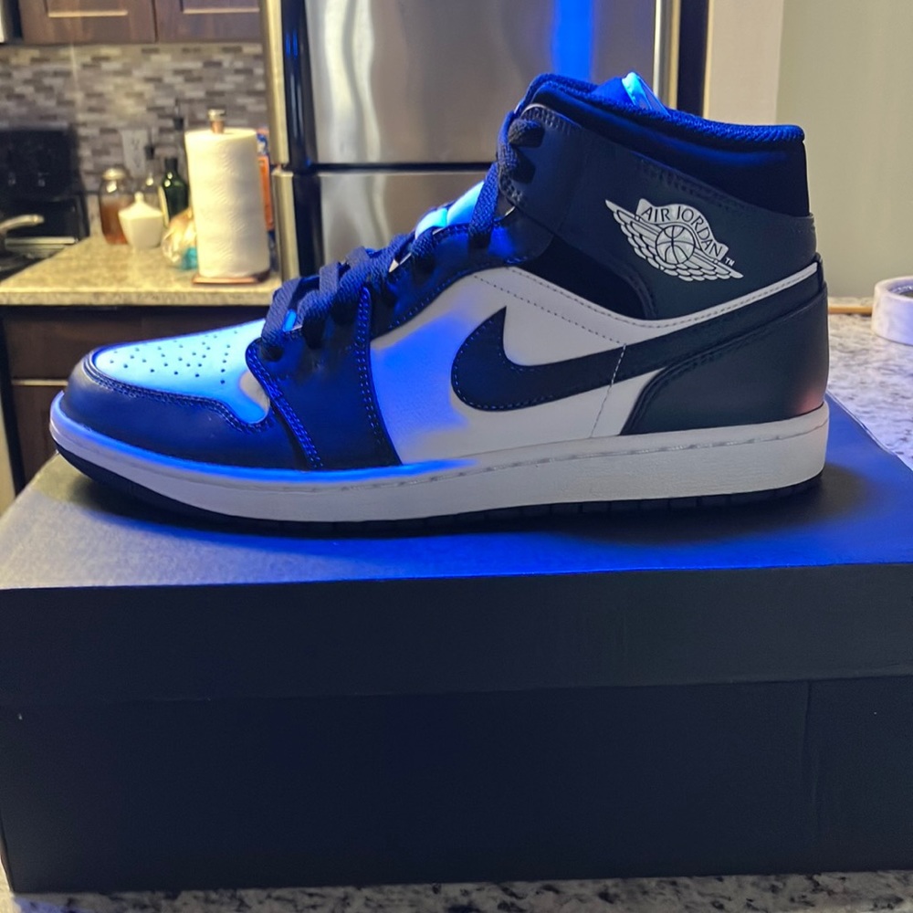 Brand new Jordan 1 mid Armory Navy/White-Black